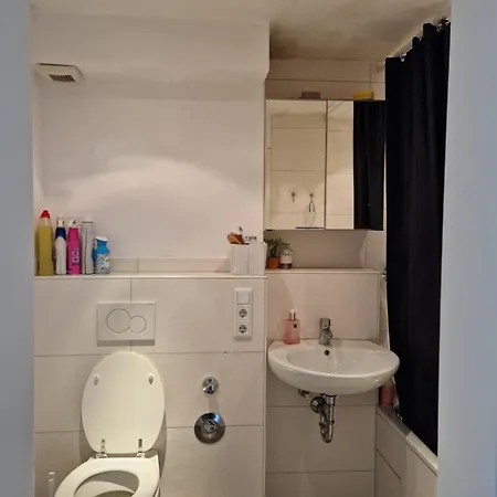 Cozy In A Shared Flat Just For Ladies *